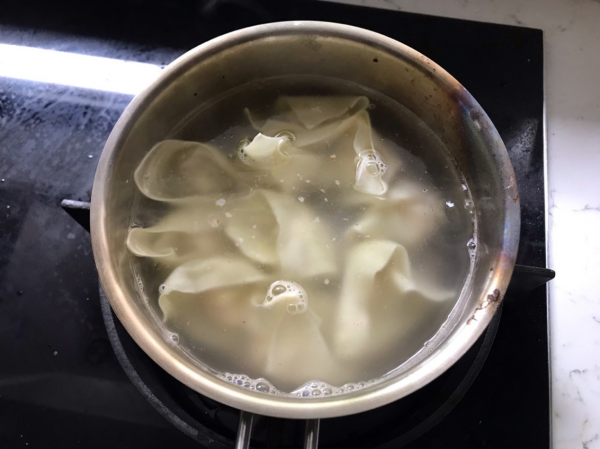 鮮蝦多味抄手，家常製作一點不難，暖胃快手很好吃