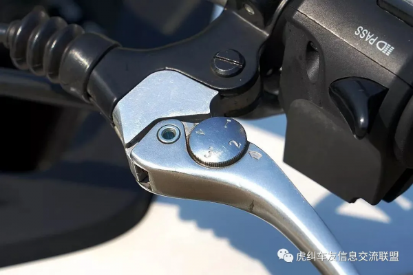 濤哥‘暴力’試駕：隆鑫VOGE無極500DS摩托駕馭感受