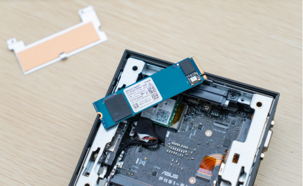 小主機好用麼？從驗機、啟用、設定到硬體升級，保姆級教程