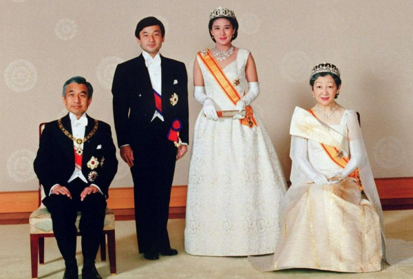 千年狐狸哪能那麼簡單：紀子妃40歲搏命做試管產皇孫，成最後贏家