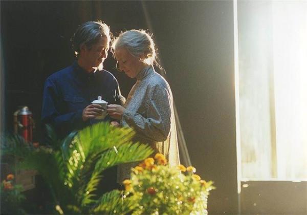 18歲奧地利女孩堅持嫁中國警察，違背父母5年之約：03年在中病逝