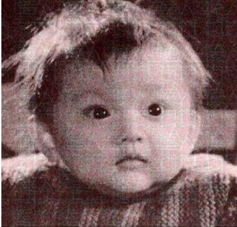 周迅早年證件組照引網友熱議：五官精緻！眼神靈動