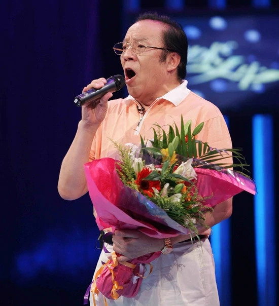 “德藝雙馨”楊洪基：31歲娶初戀，53歲走紅，一輩子不接廣告