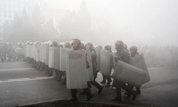 騷亂背後的地緣政治，哈薩克與中俄接壤，中俄不許美引爆中亞