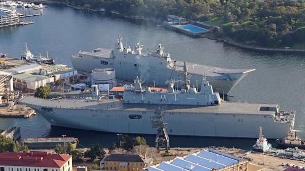 “堪培拉”級兩棲攻擊艦圖集（118圖）