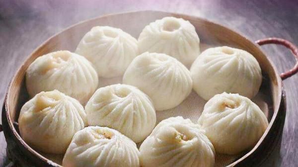 蒸包子和饅頭，記住3個訣竅，個個蓬鬆暄軟，關鍵是不塌陷不死麵