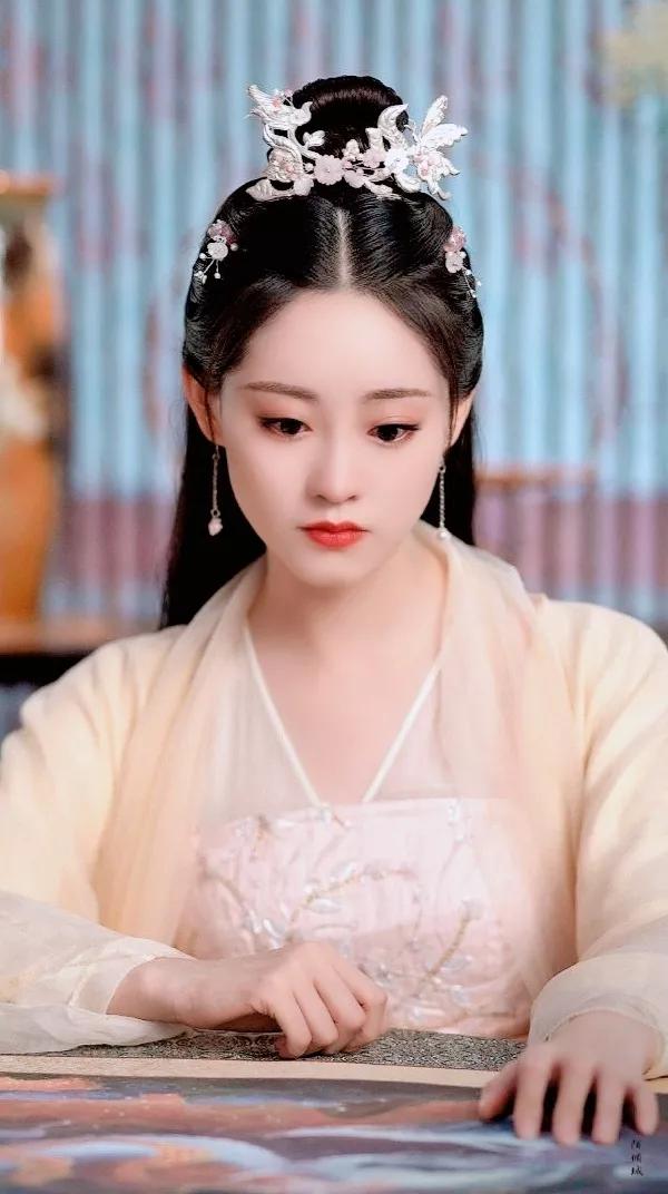 祝緒丹古裝桌布