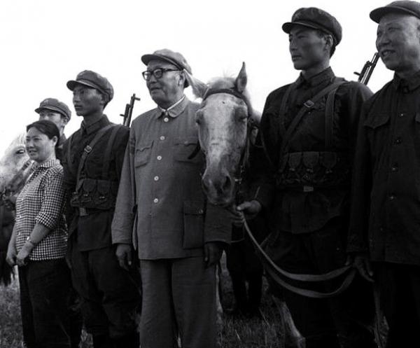 兩次救內蒙古於水火,一人瓦解“共和國”,烏蘭夫將軍真勇將也 兩次救內蒙古於水火,一人瓦解“共和國”,烏蘭夫將軍真勇將也