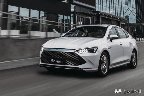 只以為它便宜？這些12萬級車型 還有低油耗免費保養大空間！