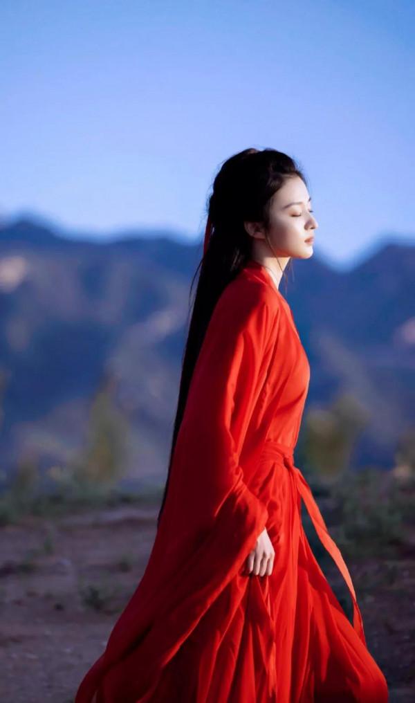 王楚然：一襲紅衣，一舞傾城