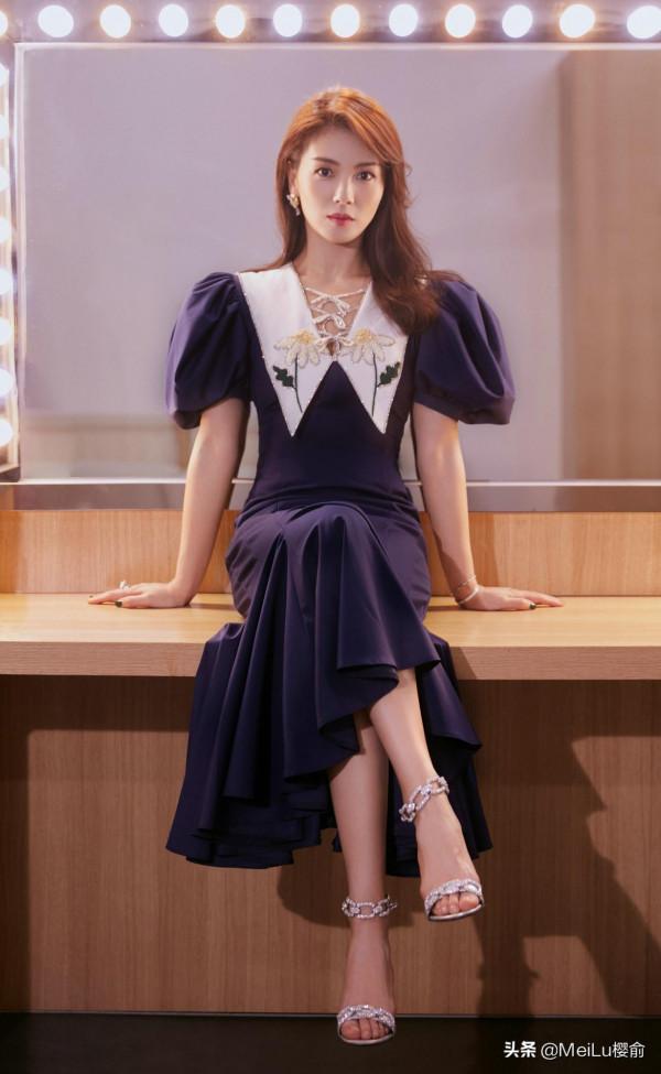 劉濤成熟漂亮有魅力，美得優雅溫婉，盡顯高階貴氣