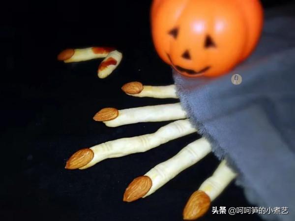 萬聖節到了,胖胖的女巫手指餅乾,好吃又有趣,和孩子一起過節 萬聖節到了,胖胖的女巫手指餅乾,好吃又有趣,和孩子一起過節