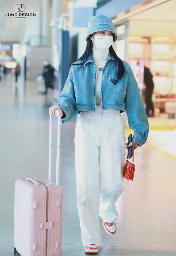 一週女明星機場私服穿搭，關曉彤、張子楓、劉雨昕、吳宣儀等