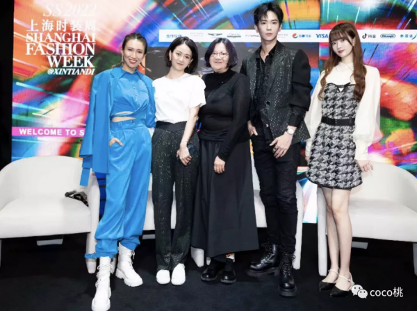 上海時裝週又開走了!真實鏡頭下的孫儷陳法蓉,臉還扛得住嗎? 上海時裝週又開走了!真實鏡頭下的孫儷陳法蓉,臉還扛得住嗎?