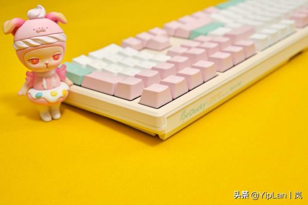 宛若夏日裡那杯冰飲，吉利鴨Ducky9108芝芝桃桃鍵盤開箱