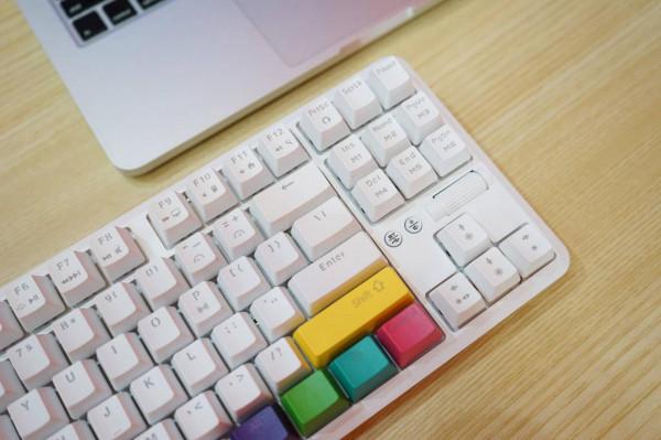 鍵盤可以這樣玩，怪不得這麼多男人入坑！黑爵可換軸鍵盤如何？