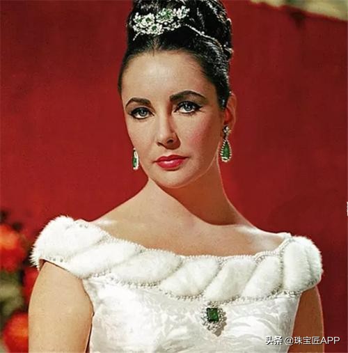 幫老爸老媽挑禮物!金婚送什麼?6種紀念日寶石,盤點婚姻後半生 幫老爸老媽挑禮物!金婚送什麼?6種紀念日寶石,盤點婚姻後半生