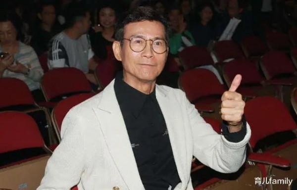 娛圈揭秘：鄭少秋的4個女兒同是一個爹差距卻很大，網友：太殘酷