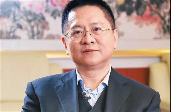 姚貝娜墓地：鮮花環繞祭拜者絡繹不絕，少女銅像讓人心生憐惜