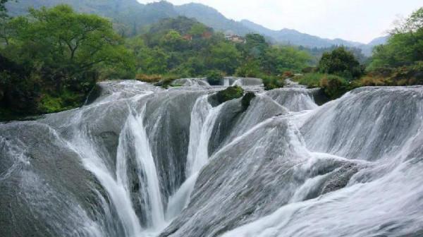 美文欣賞：梁知音《貴州瀑布之美》
