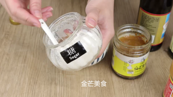 調花生醬，只放水放油是大錯，學會這一招，和飯店裡調得一樣好吃