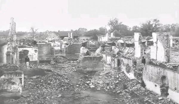 晚清照片：廢墟中的一家老小與官員一家 不滿10歲的一家3口