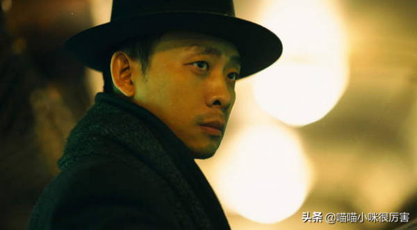 太瘦土氣大方臉，年輕時很一般，老了卻變帥的8位男星，不服不行