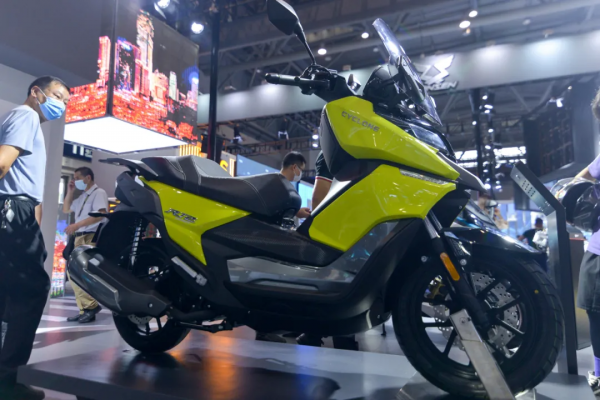 前衛科幻的公升級運動巡航RA9、RX850、RE5等賽科龍摩博會下餃子 前衛科幻的公升級運動巡航RA9、RX850、RE5等賽科龍摩博會下餃子