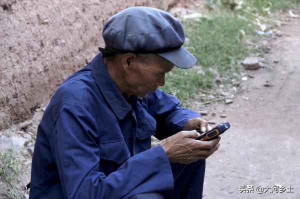 雲南兩兄弟患同一種病，67歲爺爺為照顧他們瘦成皮包骨：壓力太大