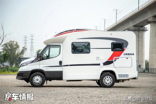 合作款房車長啥樣？水電配滿洗澡空調隨便用，比保姆車還要舒服