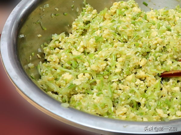 冬至大如年，這5種餃子餡別錯過，好吃又營養，福氣滾滾來