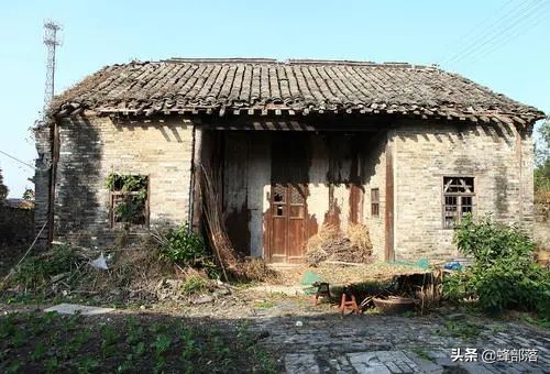 ​農民注意了,農村6種情況,房子是不允許翻建的,否則很容易吃虧 ​農民注意了,農村6種情況,房子是不允許翻建的,否則很容易吃虧