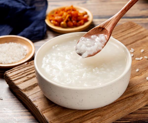 晚上把米和水提前泡好，定時熬粥，對身體有害嗎？