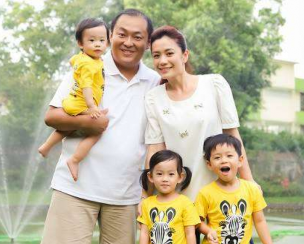 42歲女星聲援李靚蕾！兩人經歷太相似，曾被前夫背叛獨自撫養3娃