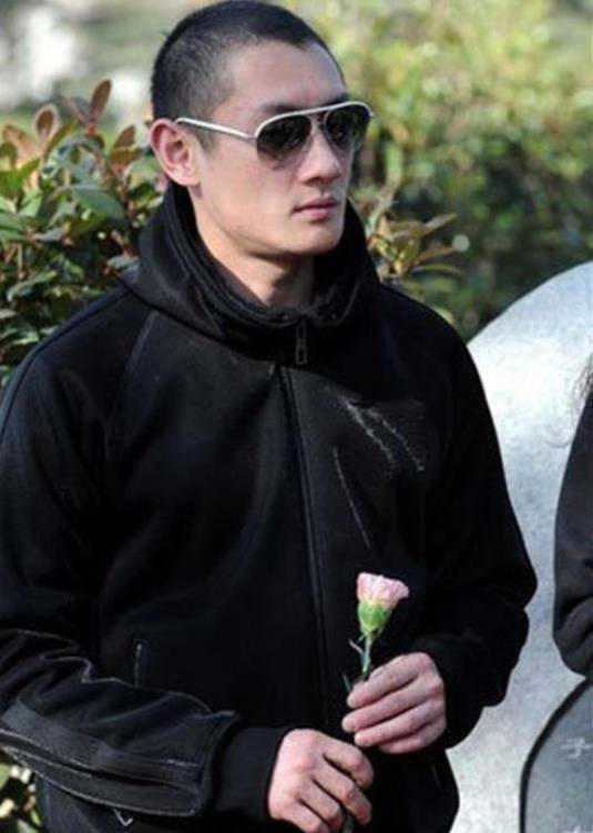 汪雨：京圈中的神秘富少，為了趙薇一發衝冠，碾壓富二代王思聰