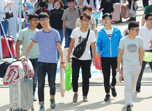 新生入學時的被褥，是自己帶好還是買的好？前輩告你該如何選擇