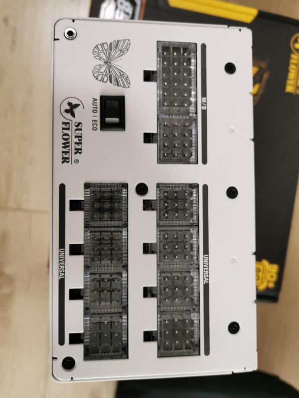 幫忙裝電腦還要送個機箱？喬思伯D30+5800X+3070ti裝機作業