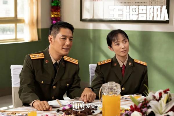 《王牌部隊》藏著3對真正夫妻，劇中不圓滿，生活裡甜得令人羨
