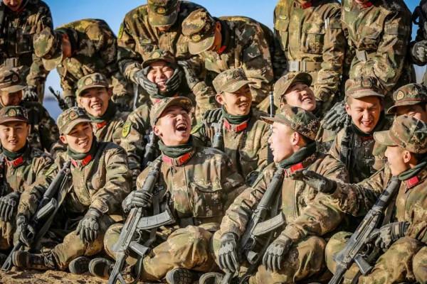 武警部隊的21式作訓服，換上了！看看帥不帥