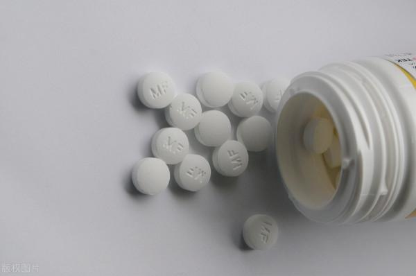 怎樣服用二甲雙胍、阿卡波糖、格列美脲、西格列汀、達格列淨？