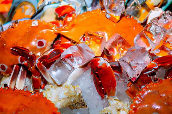 安徽6個女孩去自助餐廳,進店直奔螃蟹櫃檯,吃掉154只螃蟹欲回本 安徽6個女孩去自助餐廳,進店直奔螃蟹櫃檯,吃掉154只螃蟹欲回本