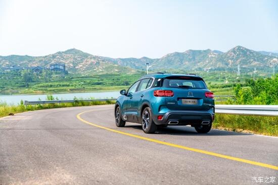 走南闖北開天逸 舒適與美景皆可享 走南闖北開天逸 舒適與美景皆可享