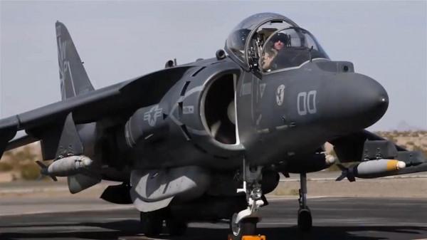 可樂公司承諾：700萬積分能換一架戰鬥機，不料真的有人攢夠了