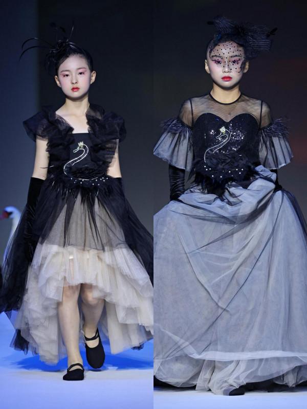 天鵝湖幻想大秀上演 SIYI Angel將高貴儀式感還給孩子 天鵝湖幻想大秀上演 SIYI Angel將高貴儀式感還給孩子