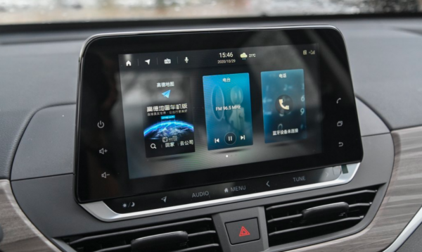 看外在 聊內在 起亞K5對比日產天籟