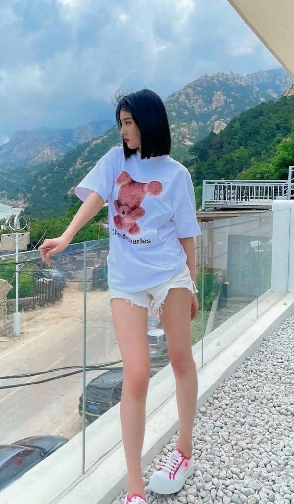 有喜歡宋祖兒的嗎？是曾經的小哪吒，也是大方得體的喬四美