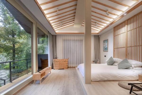 租下水電站改成別墅：梧桐環肆，初冬一到美得像是美齡宮