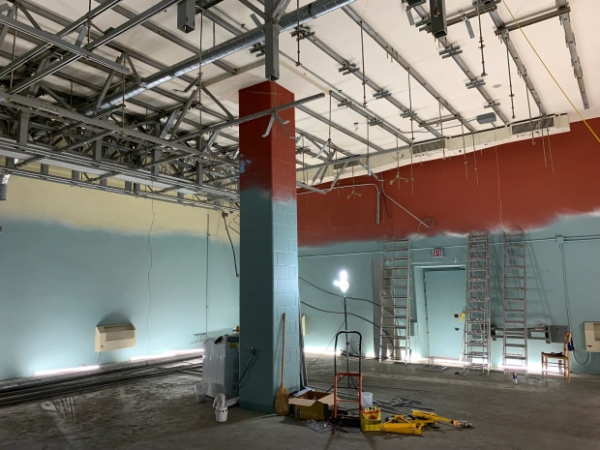 美國藝術家帶妻子和三個孩子住進557平米地堡，只為應對核災難