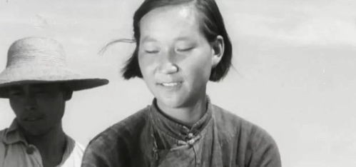 1952年，一連長在看紀錄片時突然大哭，指著螢幕：那是我妻子啊