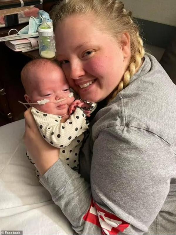 美國罕見雙子宮媽媽，一邊各懷一個娃，22周半早產只存活一個